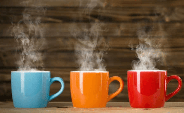 冲咖啡、泡茶的上班族 你可能选错了洗杯子的时间