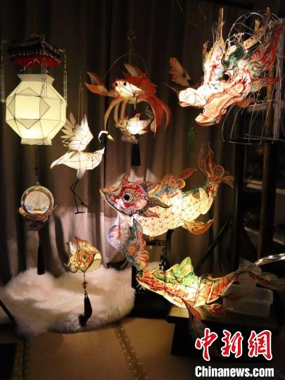 安徽“90后”女孩周馨慰制作的精美花燈。　受訪者供圖