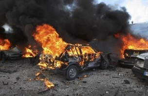 贝鲁特多地举行活动悼念大爆炸事故遇难者