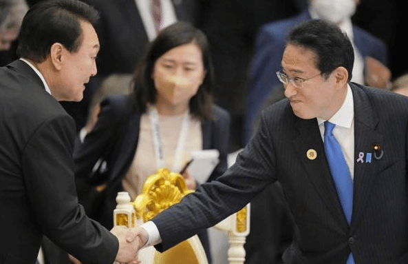 韩日首脑会谈今将举行 时隔12年重启穿梭外交