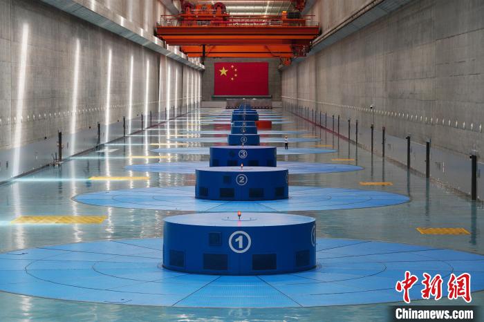 三峽左岸電廠(chǎng)?！￡愋?攝
