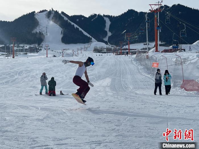 烏魯木齊冰雪“首滑”正式開啟