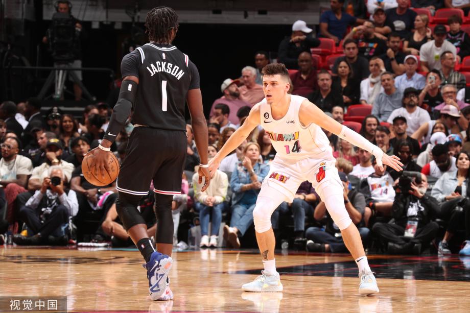 [圖]NBA-巴特勒26分連中關(guān)鍵球喬治29分 熱火險(xiǎn)勝快船