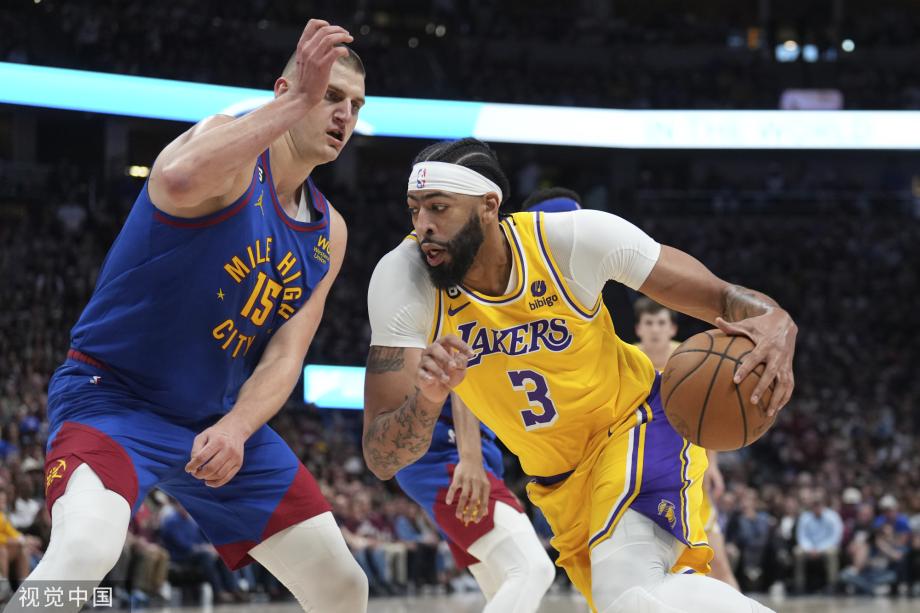 [圖]NBA-約基奇34+21+14濃眉40+10 掘金險勝湖人1-0