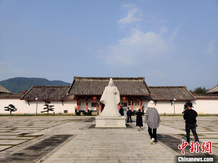 福建閩越王城博物館為仿漢建筑，步入其間，仿若穿越回西漢閩越國?！∪~秋云 攝