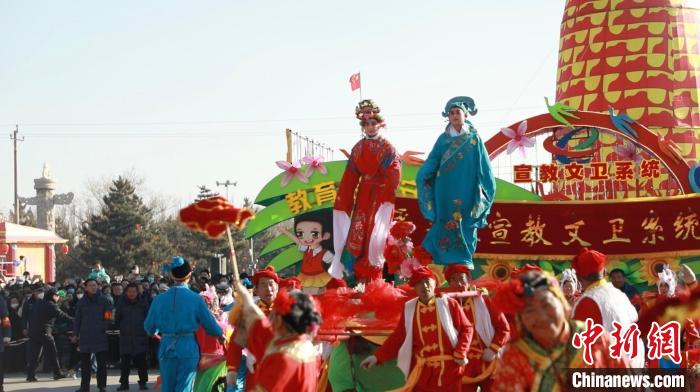 鐵棍雜耍表演 向上 攝