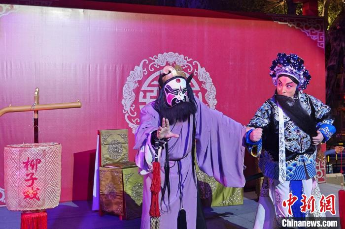 “宋元笙簫·千年古戲”沉浸式演出讓觀眾流連忘返?！枪跇?biāo) 攝