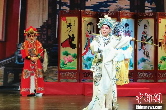 圖為江西省廬山市西河戲演員演出。(資料圖) 程月華 供圖