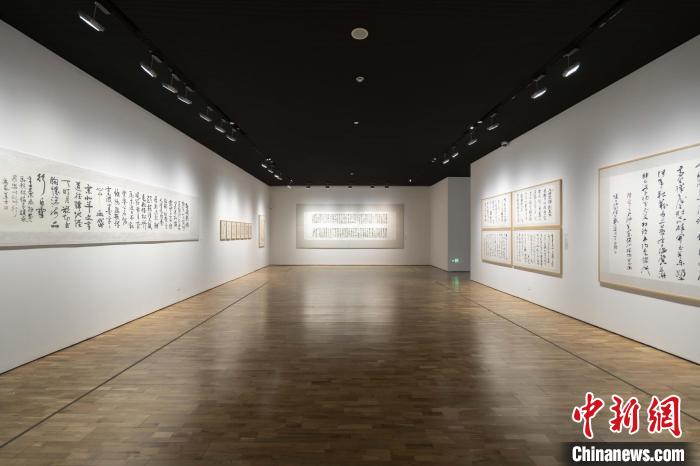 “壯游與長(zhǎng)歌——莫言/王振 兩塊磚墨訊特展”?！∩虾｝埫佬g(shù)館 供圖