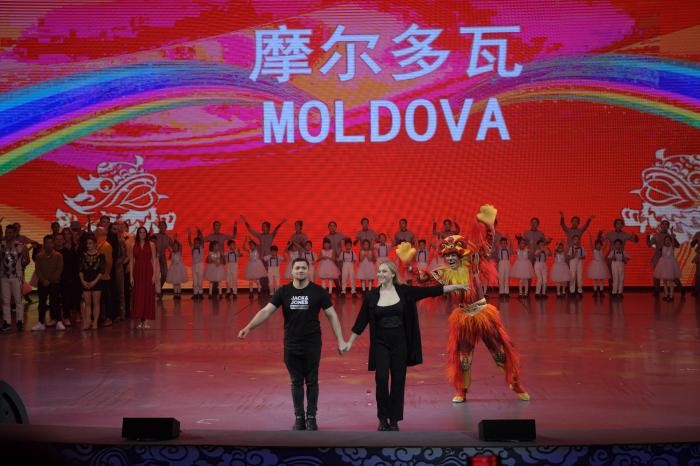 第十九届中国吴桥国际杂技艺术节在河北吴桥闭幕