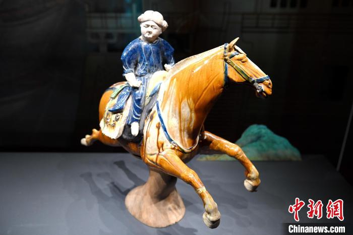 “長安有故里——絲路少年大唐行”展覽正式開展?！√镞M(jìn) 攝