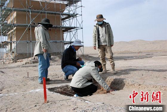 圖為敦煌莫高窟崖頂天王堂遺址考古發(fā)掘項目現(xiàn)場。(資料圖) 敦煌研究院供圖
