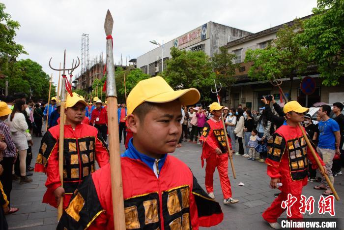 ?？谂e辦民俗活動(dòng)紀(jì)念巾幗英雄冼夫人