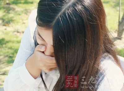 每日早晚、餐后用淡鹽水漱口，以清除口腔病菌
