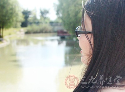 絕經(jīng)后的女性受內(nèi)分泌激素的影響較小