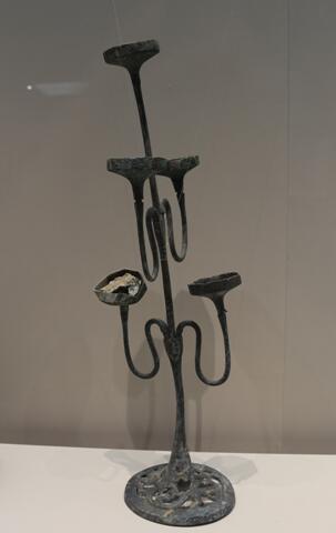 漢代馴火燃具：?；韬钅怪械臒?、熏、爐、灶