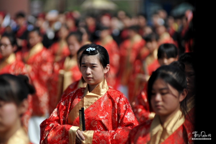 西安舉辦千名學(xué)子漢式成人禮