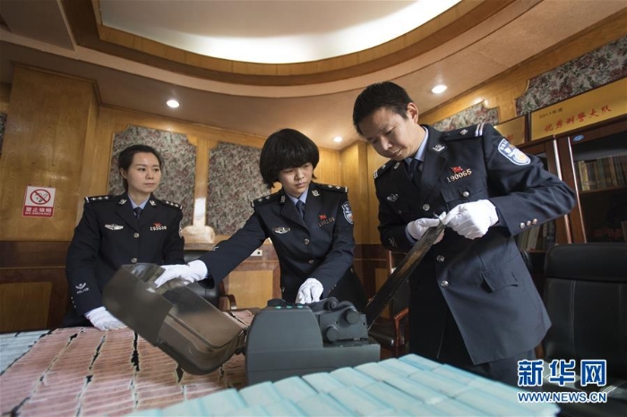 （法治）（4）武漢鐵路警方搗毀一制販假火車票窩點