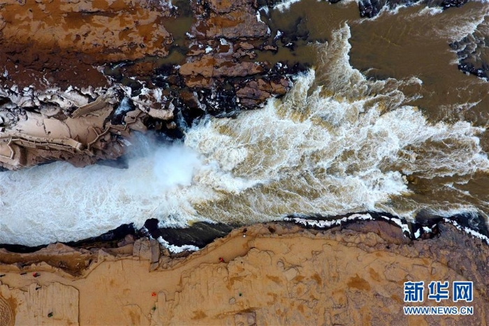 （冬季美麗生態(tài)）（3）黃河壺口瀑布奔流不息