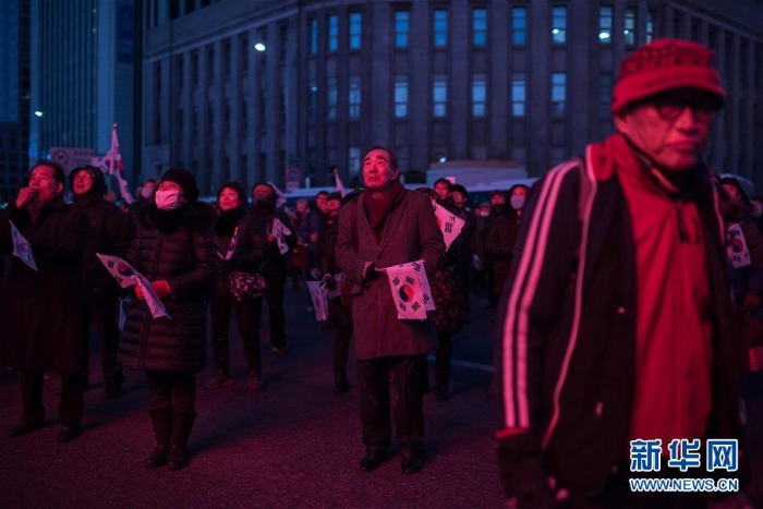（外代一線）（1）韓國“挺樸”“反樸”民眾分別舉行集會