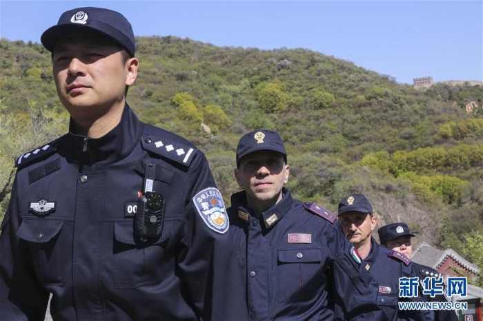 （社會(huì)）（3）中意在八達(dá)嶺長(zhǎng)城進(jìn)行聯(lián)合警務(wù)巡邏