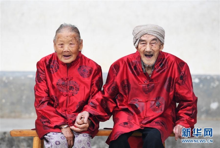 （社會(huì)）（1）“執(zhí)子之手 與子偕老”