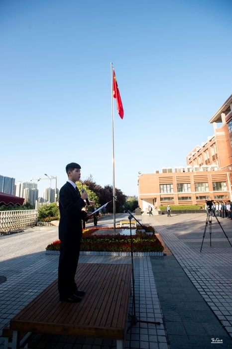 陜西西安：近千名陜港中學(xué)生國旗下感恩兩地教師