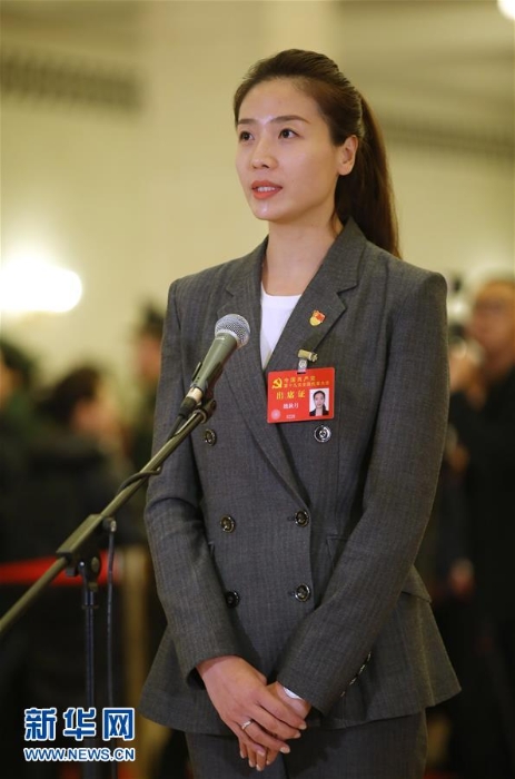 （十九大·黨代表通道）（3）采訪黨代表