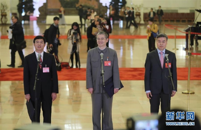 （十九大·黨代表通道）（8）采訪黨代表