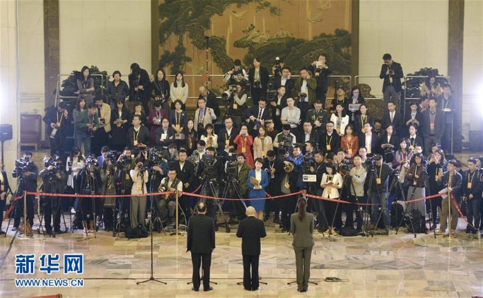 （十九大·黨代表通道）（9）采訪黨代表