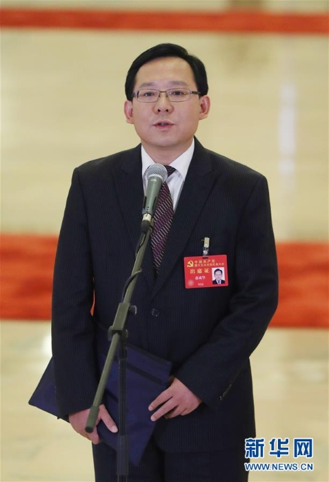 （十九大·黨代表通道）（18）采訪黨代表