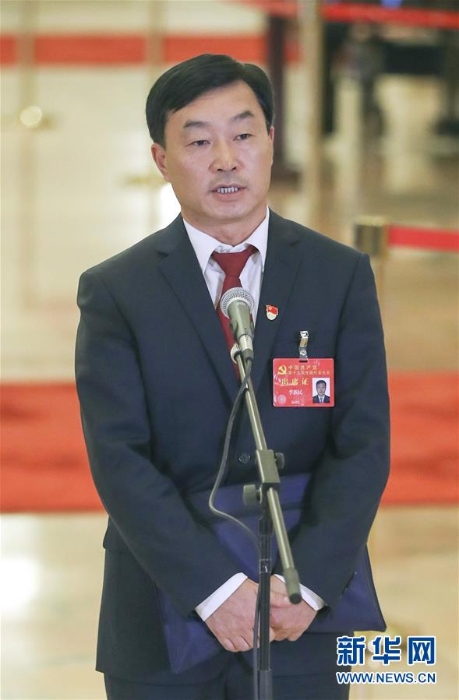 （十九大·黨代表通道）（28）采訪黨代表