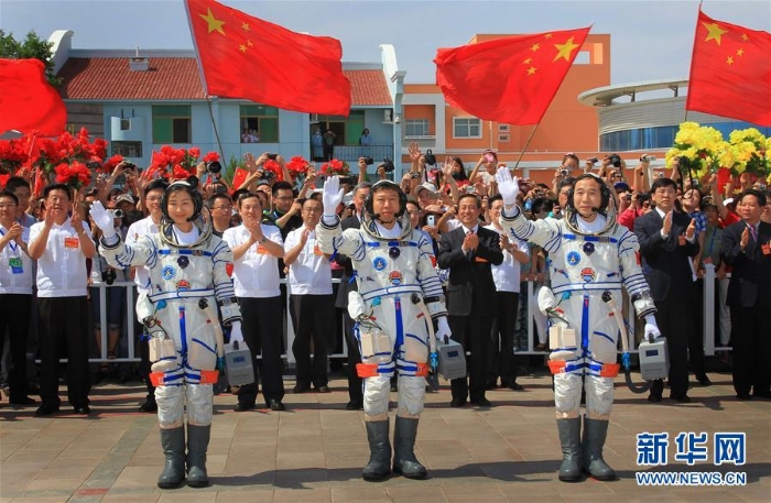 （新華全媒頭條·圖文互動(dòng)）（4）筑夢(mèng)九天寫(xiě)忠誠(chéng)——記英雄的中國(guó)航天員群體