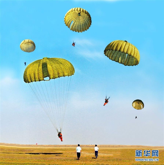 （新華全媒頭條·圖文互動(dòng)）（8）筑夢(mèng)九天寫(xiě)忠誠(chéng)——記英雄的中國(guó)航天員群體