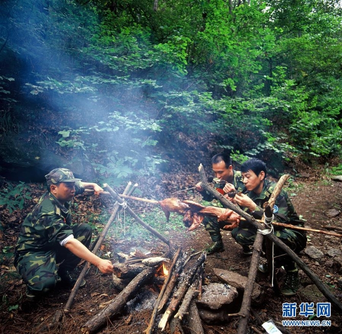 （新華全媒頭條·圖文互動(dòng)）（10）筑夢(mèng)九天寫(xiě)忠誠(chéng)——記英雄的中國(guó)航天員群體