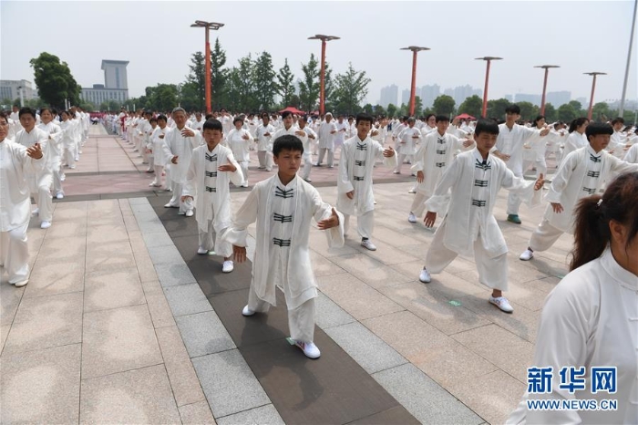 （體育）（2）全民健身——萬人太極同健身