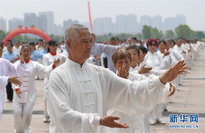 （體育）（3）全民健身——萬人太極同健身