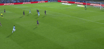 GIF-巴薩半場連丟3球被踢懵 法國鐵閘烏龍球
