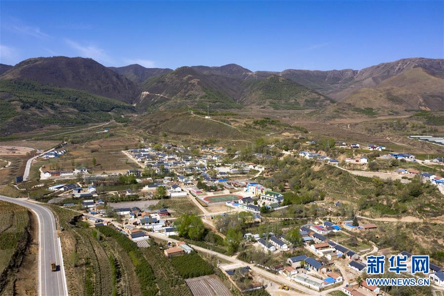 (脫貧攻堅(jiān)·扶貧印記)(1)深山茶館