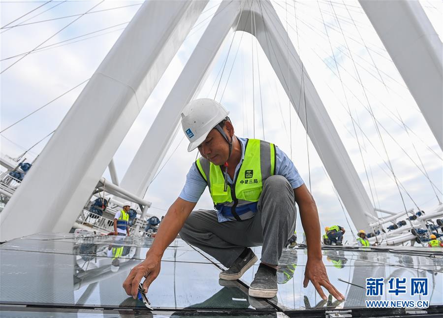 （特區(qū)40年）（1）深圳：地標摩天輪建設(shè)忙