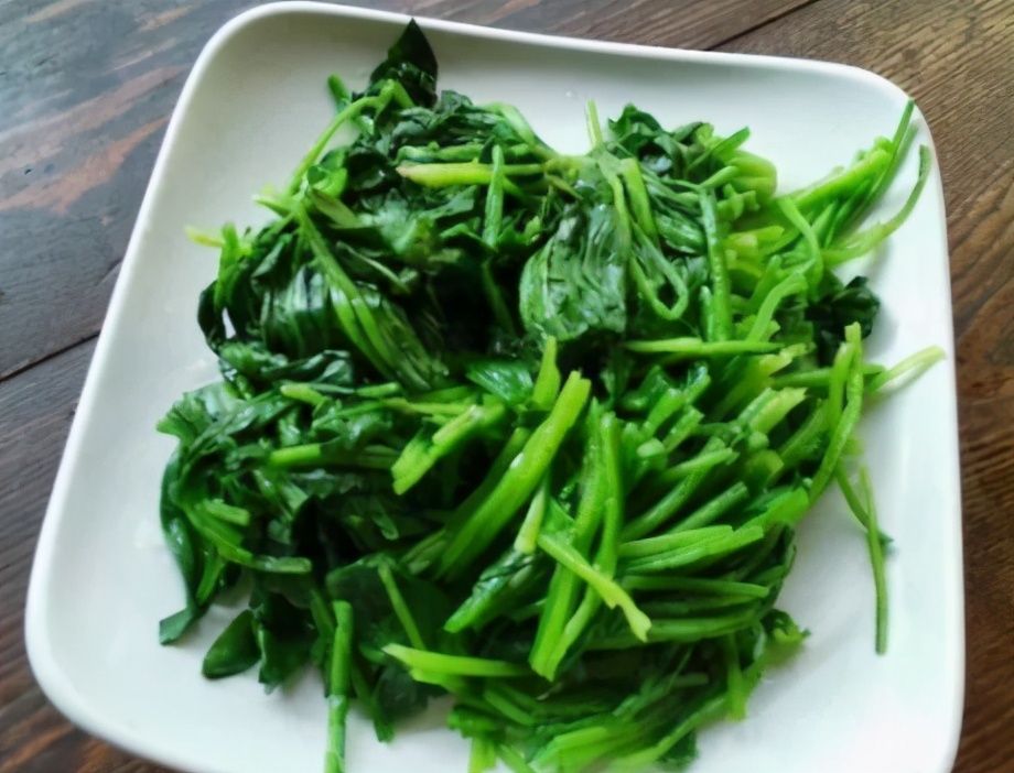 跨年夜做彩色餃子，牢記3個(gè)小竅門，不破皮不變色，新年好彩頭
