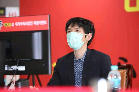 李昌鎬九段