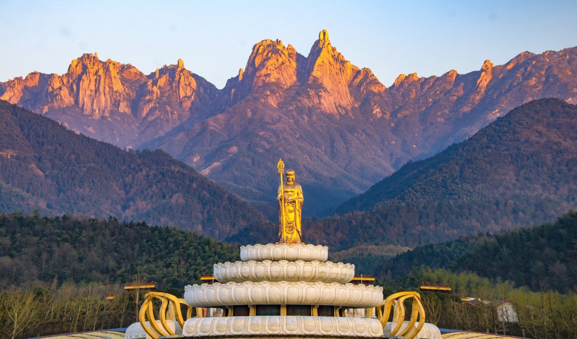 安徽浙江這兩座名山，都被譽(yù)為“東南第一山”，你更喜歡哪個(gè)？