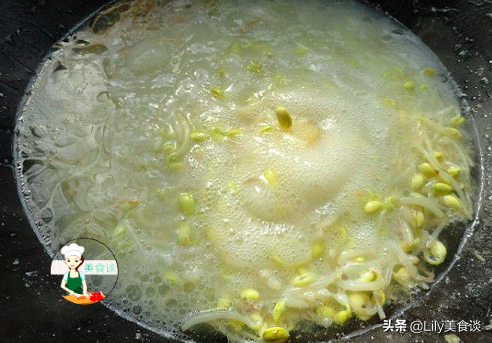 燉豬蹄時(shí)，牢記這“3個(gè)技巧”，豬蹄軟爛鮮香，冬天燉一鍋太饞人
