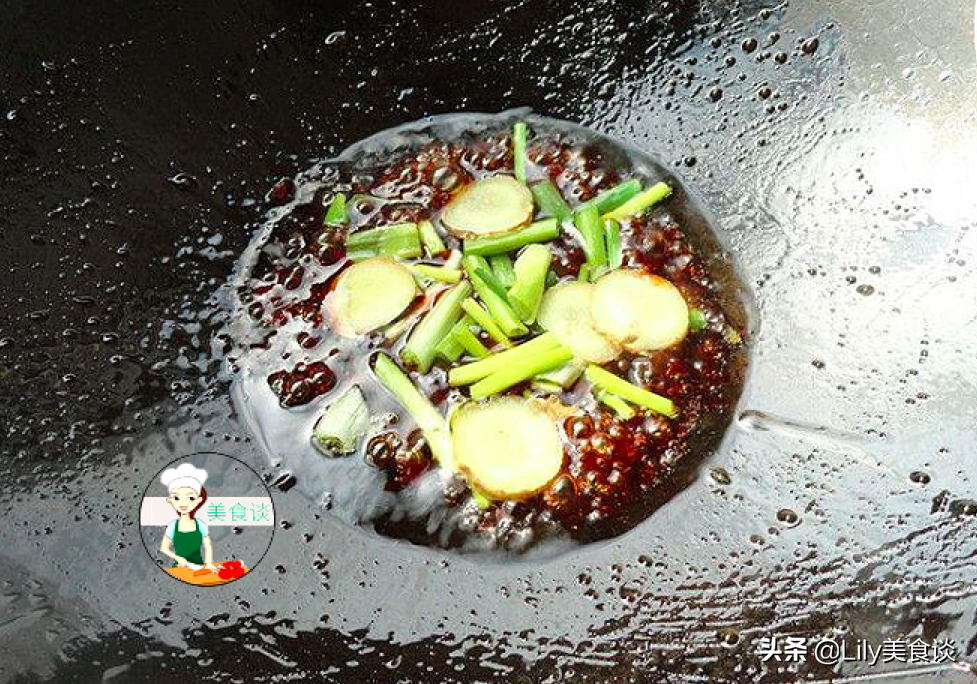 燉豬蹄時(shí)，牢記這“3個(gè)技巧”，豬蹄軟爛鮮香，冬天燉一鍋太饞人