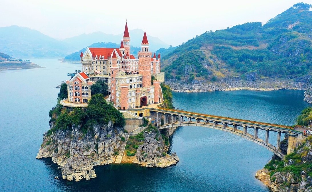 盤點國內(nèi)20座奇特建筑，貴州獨占4座，看完你還能想到哪？