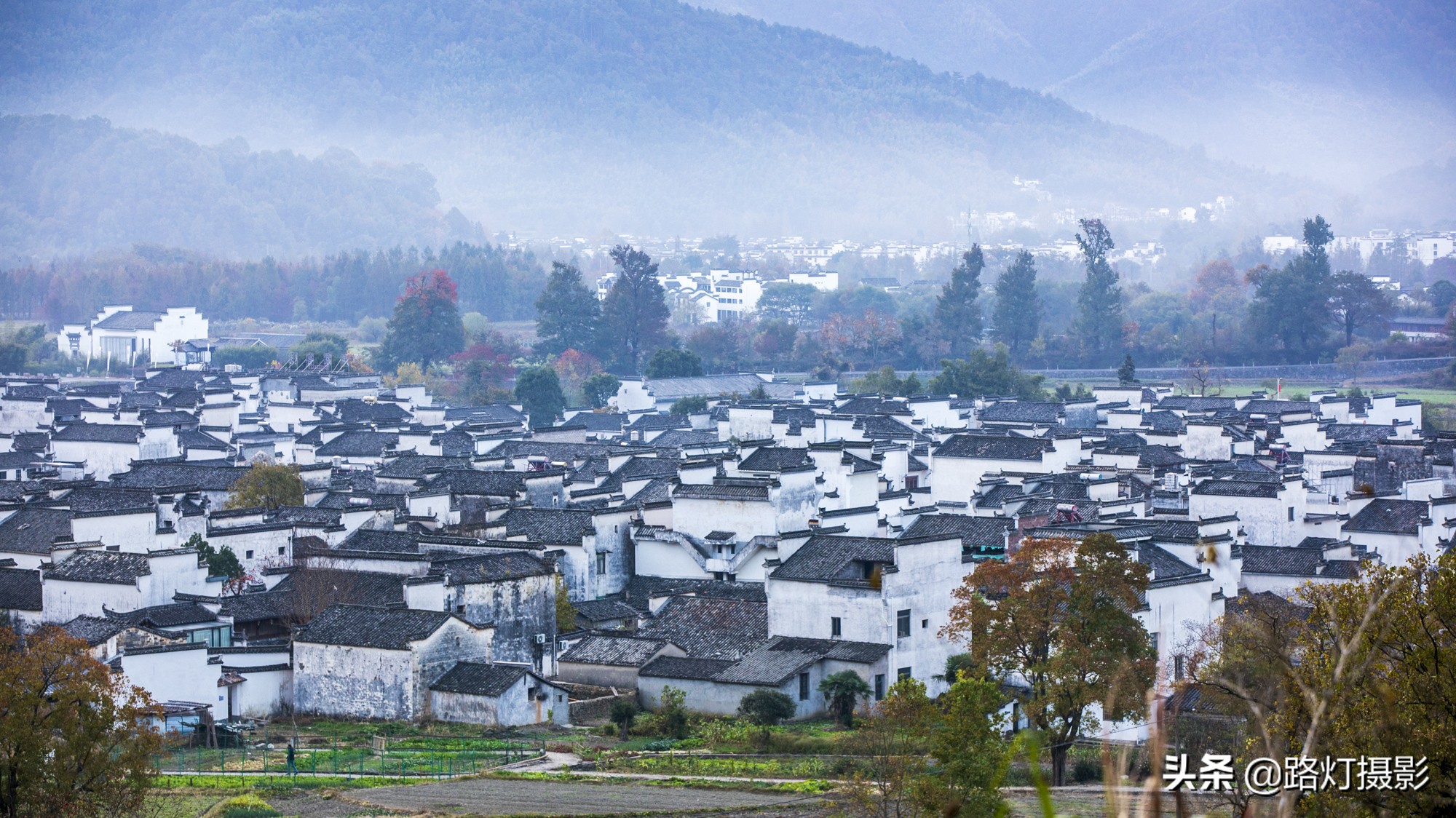 中國(guó)適合老年夫妻的4個(gè)古鎮(zhèn)，小眾清凈，粉墻黛瓦，你去過(guò)幾個(gè)？