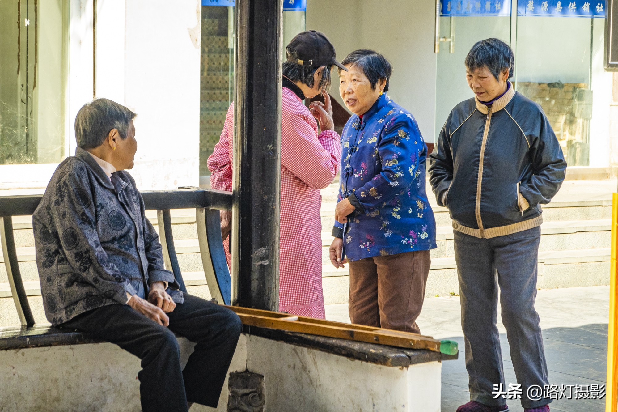中國(guó)適合老年夫妻的4個(gè)古鎮(zhèn)，小眾清凈，粉墻黛瓦，你去過(guò)幾個(gè)？