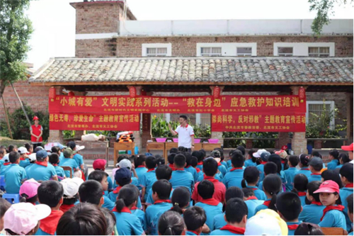 廣西各地借“三月三”重大節(jié)慶活動開展反邪教宣傳1246