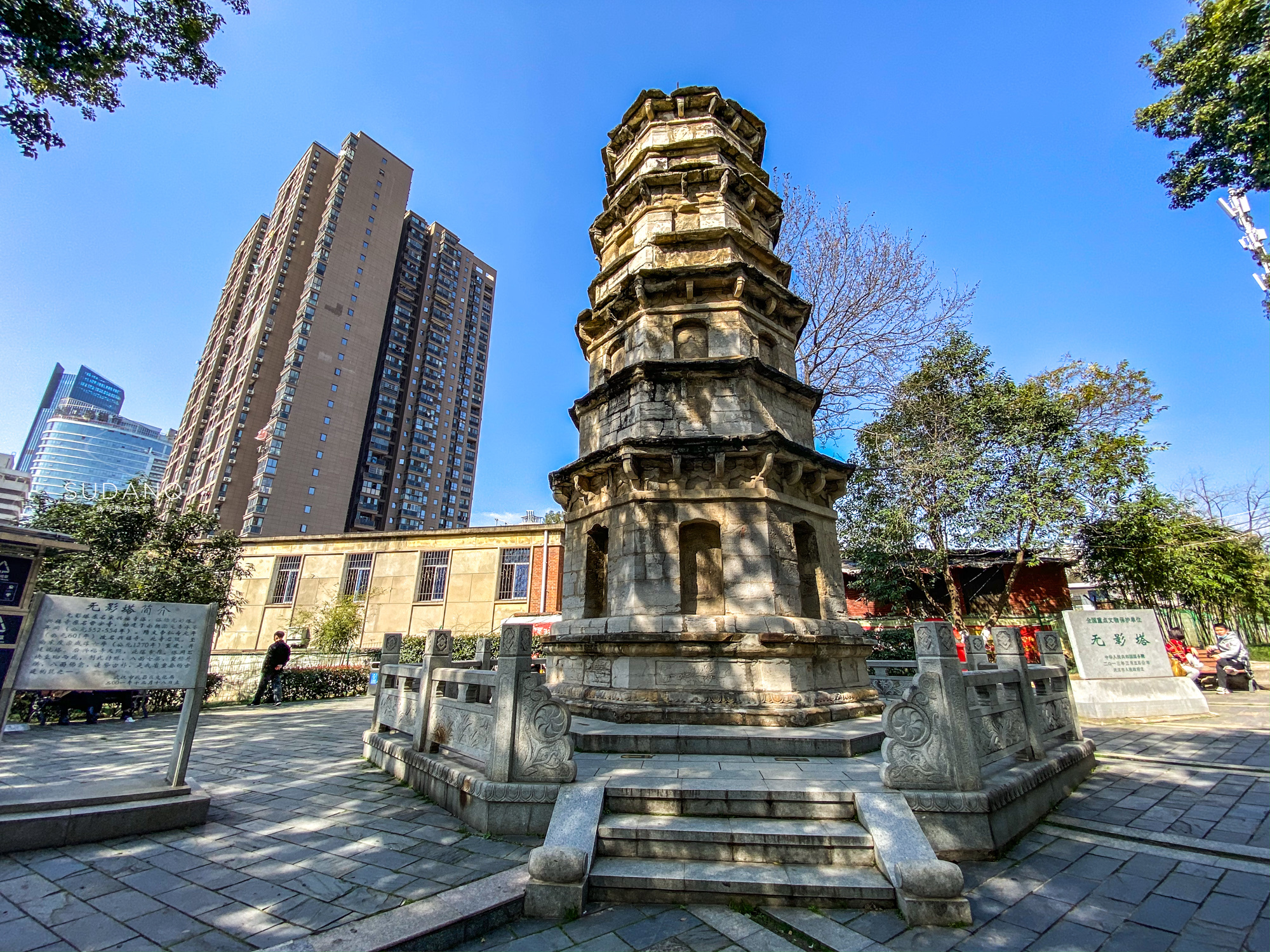 武漢這座古塔相傳是“鎮(zhèn)龍”之物、沒有影子，“江南龍脈”有玄機(jī)